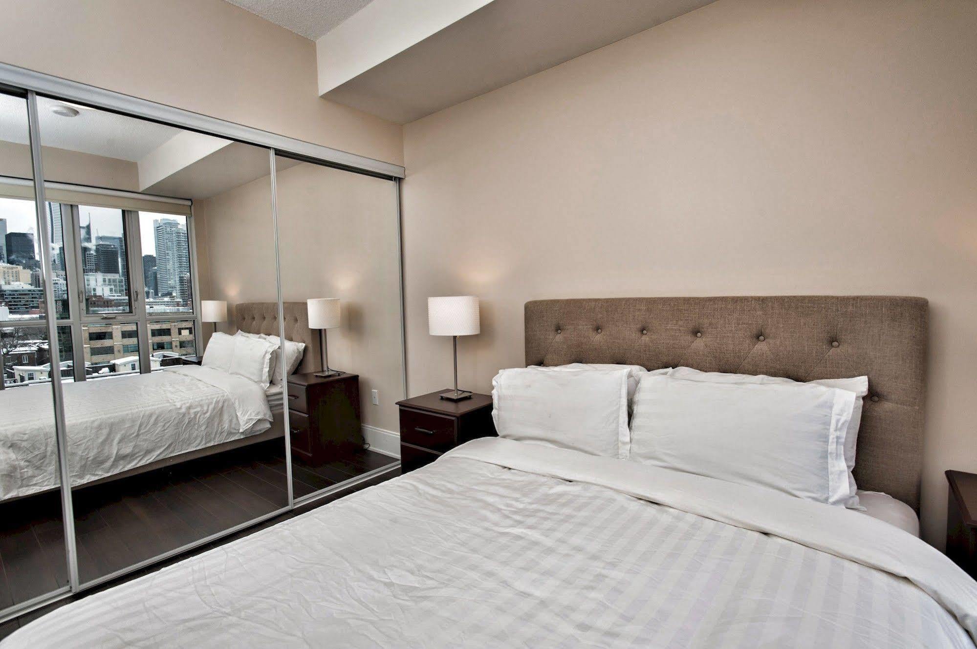 Life Suites Luxury Downtown Condos 多伦多 外观 照片
