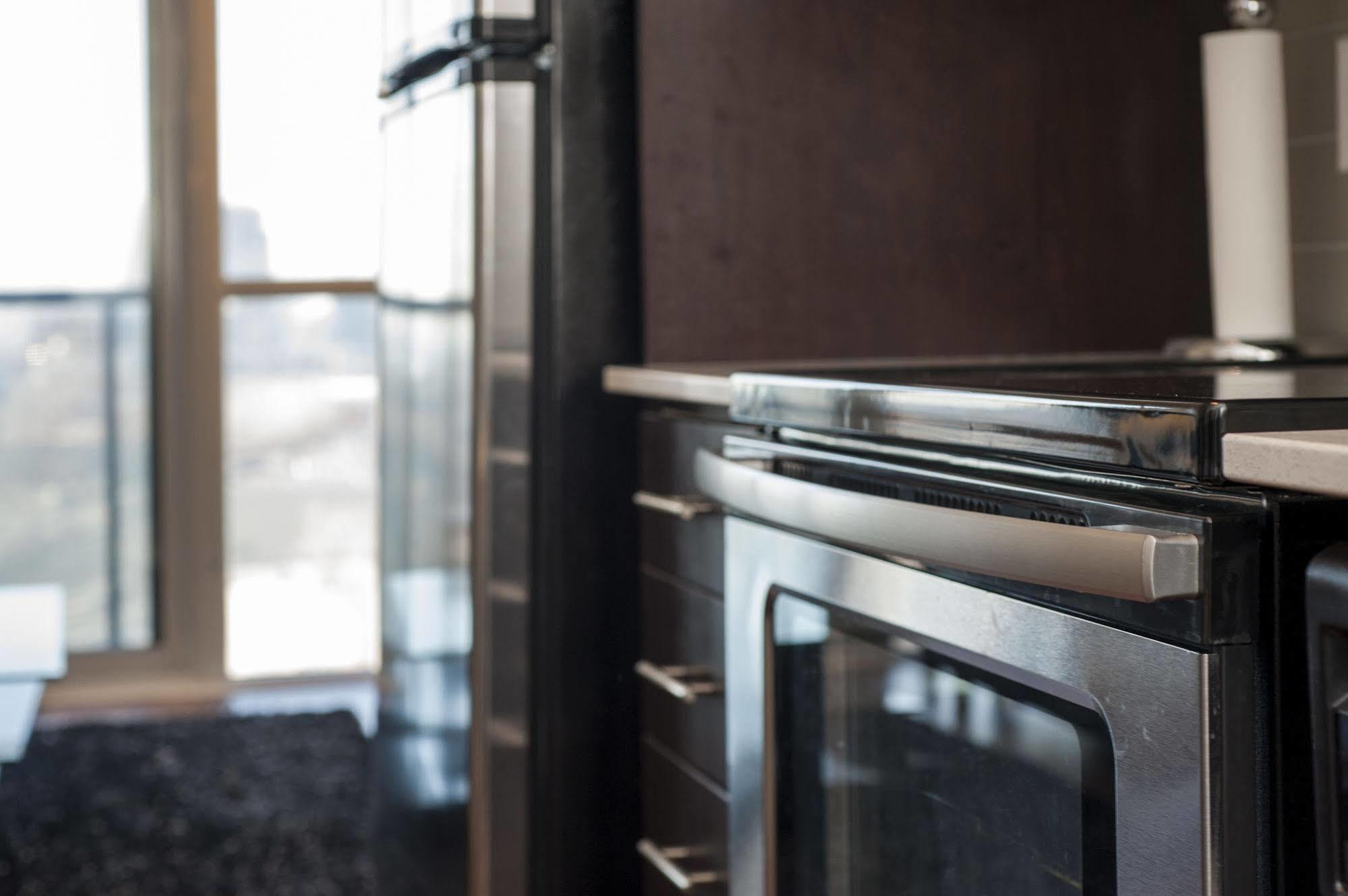 Life Suites Luxury Downtown Condos 多伦多 外观 照片