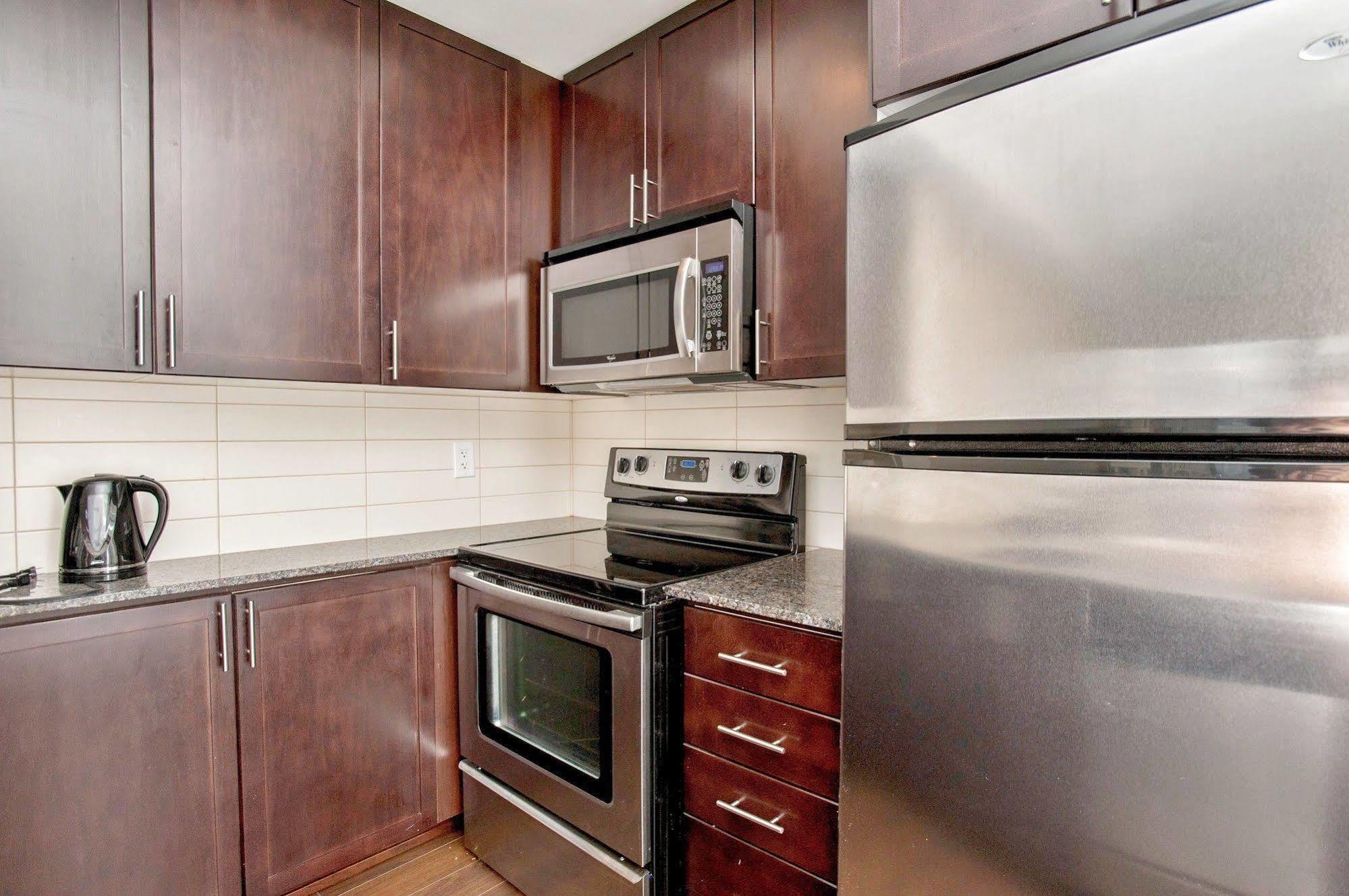 Life Suites Luxury Downtown Condos 多伦多 外观 照片