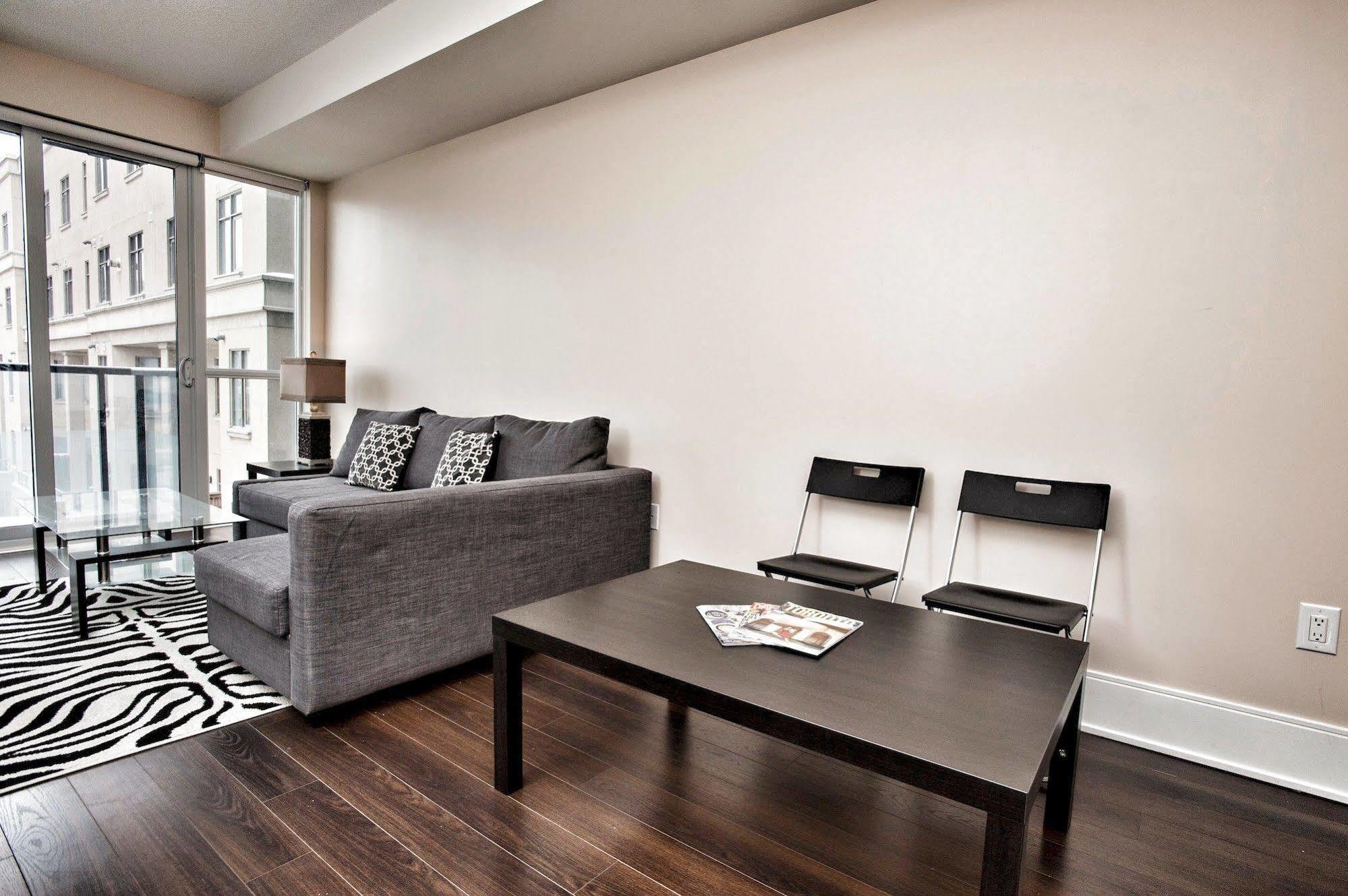 Life Suites Luxury Downtown Condos 多伦多 外观 照片
